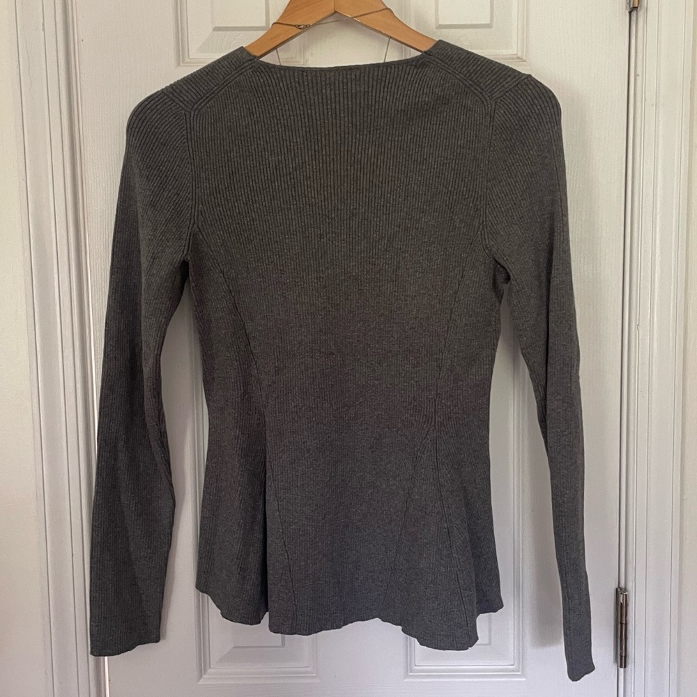 Ann Taylor Gray Ribbed V Neck Flare Sweater - Picture 4 of 4